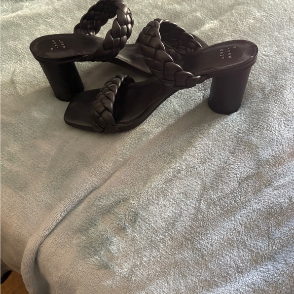 A new day black heels - Picture 2 of 3